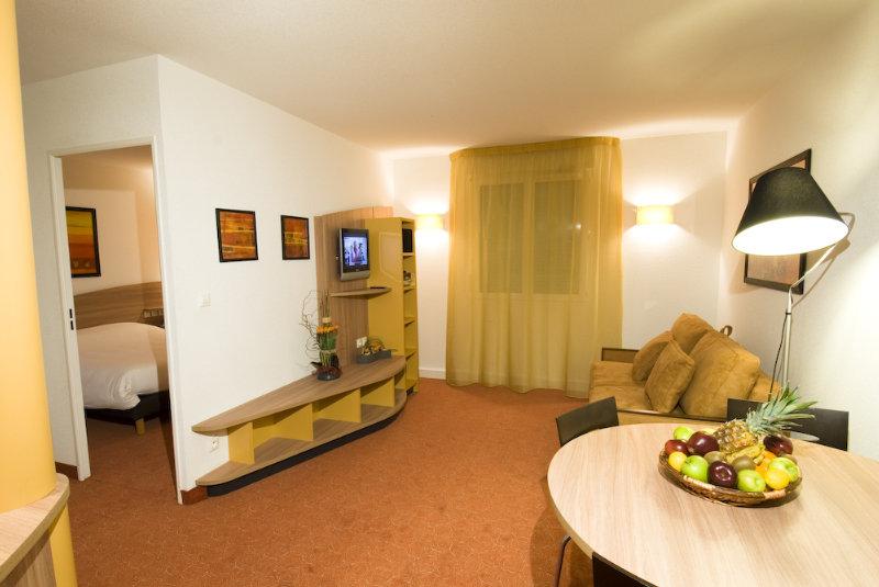 Suite-Home Orleans-Saran Dış mekan fotoğraf