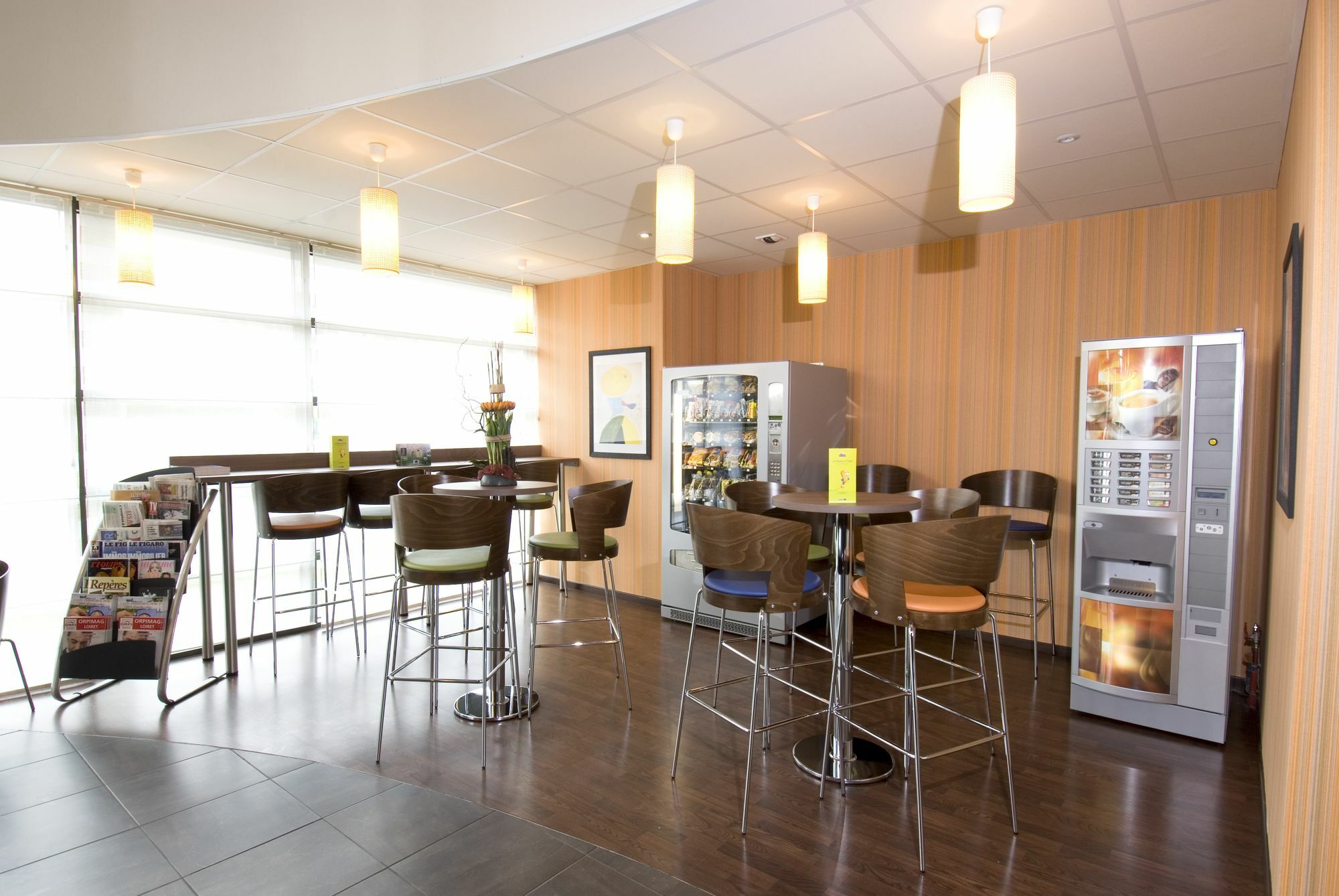 Suite-Home Orleans-Saran Restoran fotoğraf