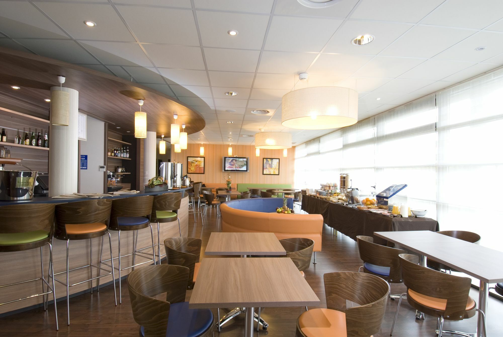 Suite-Home Orleans-Saran Restoran fotoğraf